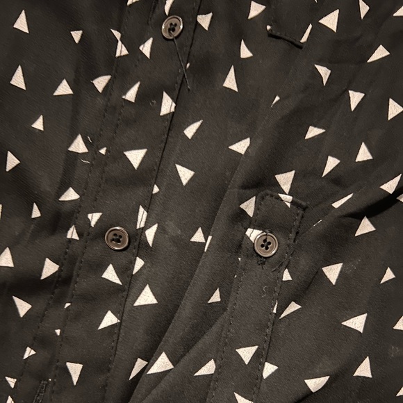 Blouses and dress shirts - Picture 10 of 11